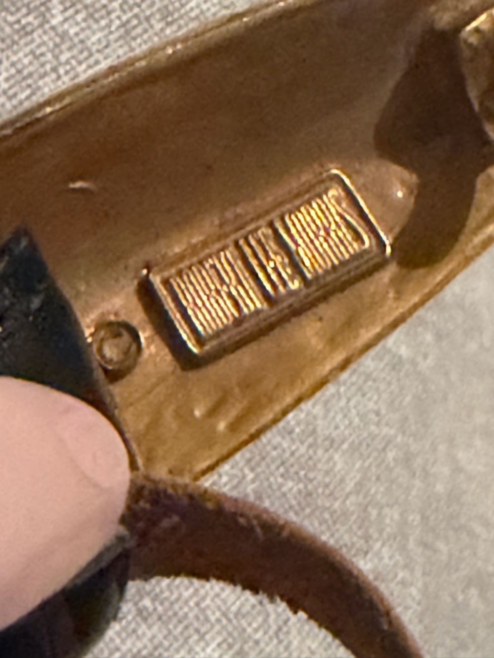 Robert Lee Morris Black Leather Belt with Gold Sculpted Buckle size small - Picture 11 of 11